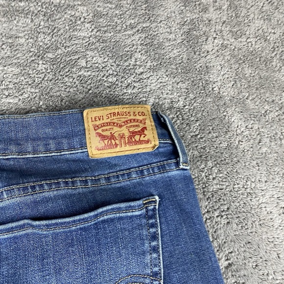 Levis Jeans Capri Womens 36 Blue Medium Wash Mid Rise Denim - Picture 13 of 13